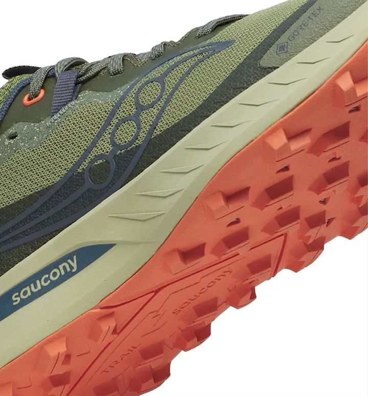 Trail running shoes